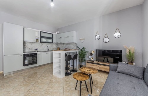 Vlore Apartment | Lungomare Comfort 2BR Stay by PikHost
