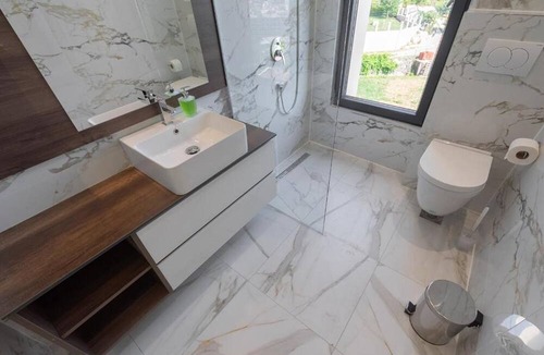 Dobra Voda House | Double Room with Sea View and Balcony (401)