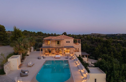 Kilada House | Villa Petal – 7 En-Suite Bedrooms, Private Pool & Sea Views