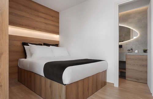 Vouliagmeni Apartment | Athenian Riviera Seaside Suite