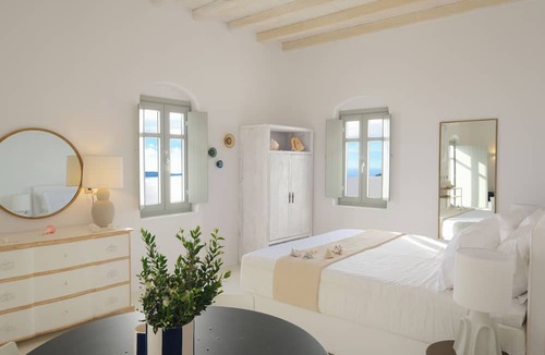 Plaka Apartment | Odyssey Rock
