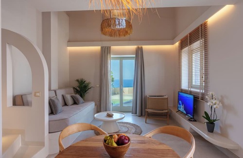 Exo Gialos Villa | Halo Santorini- Living Experience