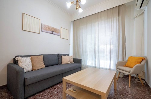 Nikaia Apartment | Nikaia One-Bedroom Comfort for 4 by ΜΡS