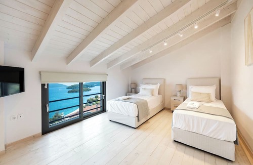 Perigiali Apartment | Nicole's Luxury Collection