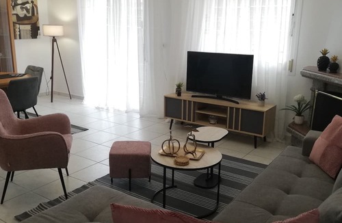 Veroia House | Charming 3-bedroom house with WiFi and AC in Veria