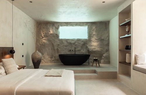 Paliouri Apartment | Seven Rocks Suites