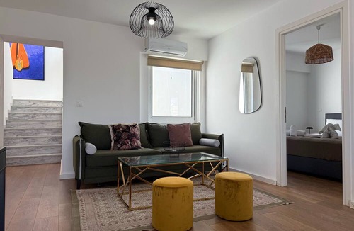 Petralona Apartment | TH5 - 2 bedrooms Cloud9 in the city
