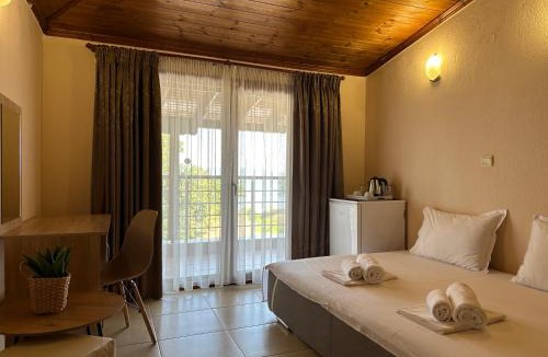 Stavros Hotel | Villa Helios