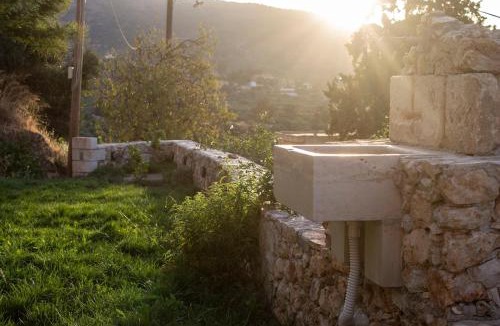 Provarma House | Art & Stone 1910 GuestHouse