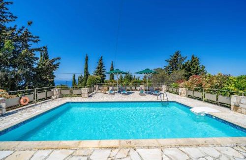 Antipata Villa | Villa Delfini by Villa Plus