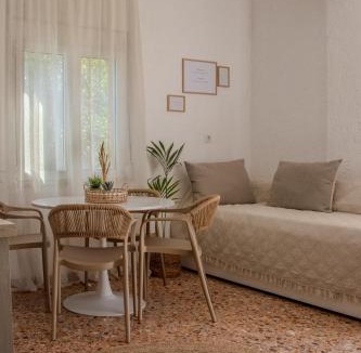 Agios Panteleimonas Apartment | Pancratium Anemos - Seaside Calm in South Crete