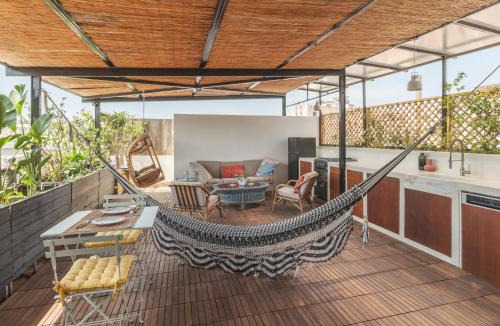 Ampelokipoi Apartment | Unique solar penthouse with jacuzzi and sauna in central Athens