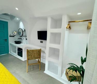 Stelida Apartment | Naxos Cave Suites