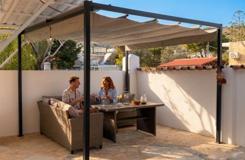 Salamis House | The Beach White House - 80m from the Beach - Renovated
