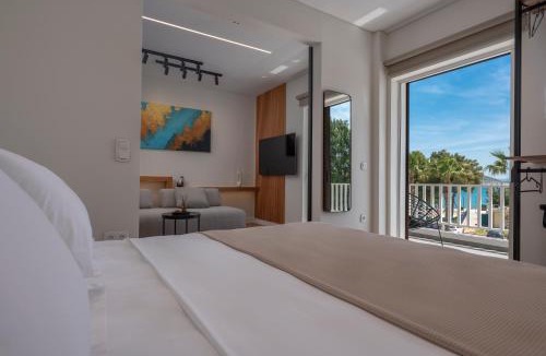 Varkiza Apartment | WALK2BEACH Riviera Beachfront Luxury Studio Suite - Steps to Yabanaki Varkiza