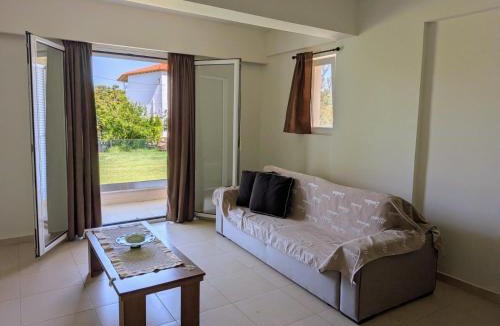 Kiparissia Apartment | Sani Kasimis