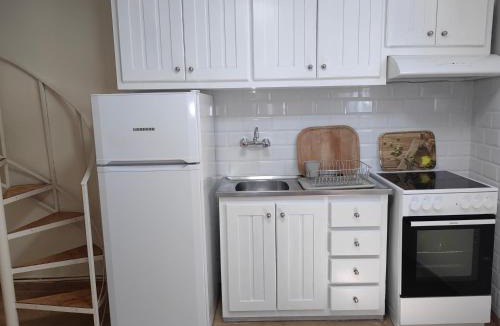 Paleokastro Apartment | Little Kristi