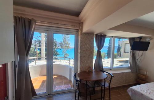 Salamis House | Sea view studio