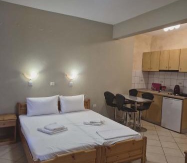 Chrisi Akti Apartment | Villa Memories