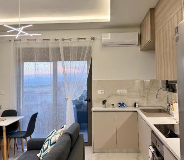 Paradisi Apartment | Golden Sunset & Sea View Apartment