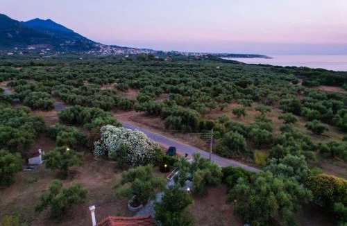 Kiparissia House | Kartelas Garden Escape Country House near the Sea