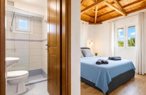 Skopelos Villa | Oak Tree Cottage