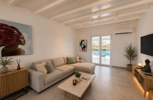 Plintri Villa | La Casa Mykonos