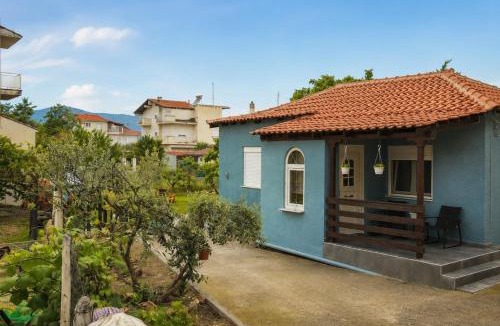 Chrysoupolis House | Goldtown House