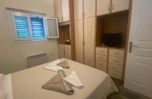 Mpatsi House | Luxury Maisonet Veranda View Batsi