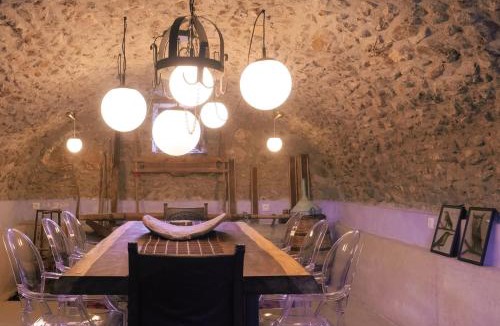 Zarakas House | Richea Hideaway, Stone Cottage & Hidden Beaches