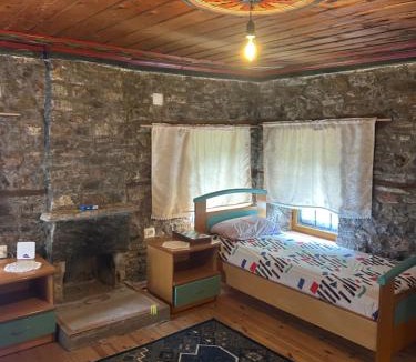 Lazarat House | Vila Jani Stone House Fireplace near Përmet Quiet Nature Stay