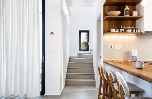 Polemarchi Apartment | Cream Cozy Getaway - 3 Pearls Pool Retreat