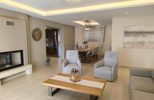 Termenades Villa | Luxury Villa Matzourana with Private Pool