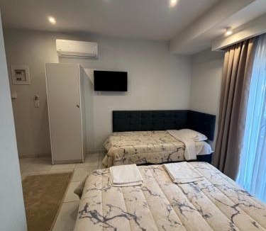 Ladadika House | Minas Luxury Studios