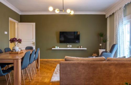 Old Town Apartment | GimiSpaceTop - Old Town Panoramic View 2BR Residence
