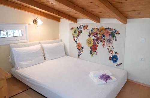 Aigialeia House | Sunshine Home - Peaceful Garden Escape & Parking