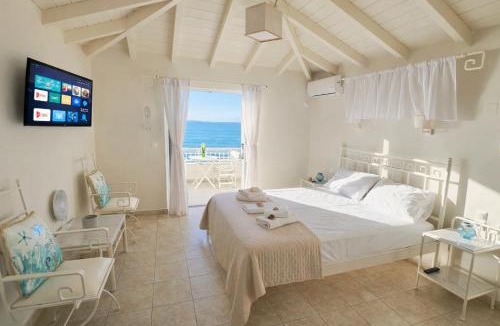 Elafonisos Hotel | Ammos Boutique Rooms-Seafront Stay in Elafonisos