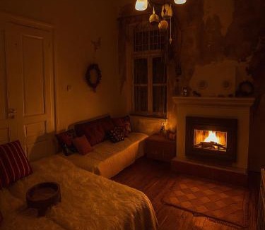 Vamvakou House | Το Aρχοντικό των Τσιντζίνων
