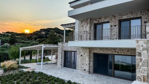 Aristotelis Villa | Eosea Selene