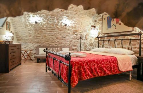 Oitylo House | Aspasia House