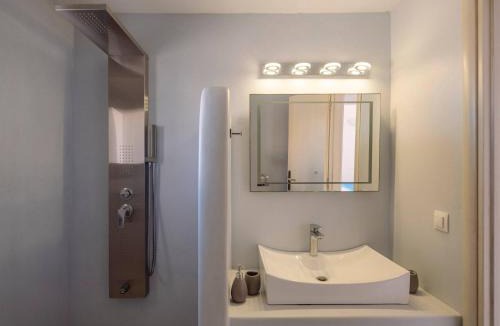 Ano Meria House | Moniasma Rustic Stone House in Folegandros
