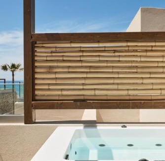 Adelianos Kampos Hotel | Uzenie All Suites Boutique Resort - Adults Only