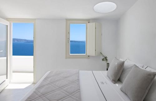 Oia Villa | Caldera Crest Villa Oia Santorini Private Pool Caldera Views Hot Tub