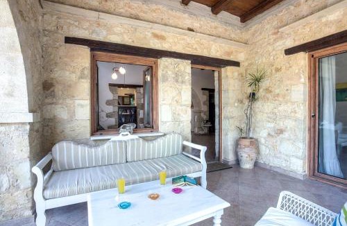 Asprouliani Villa | Villa Avra by Villa Plus