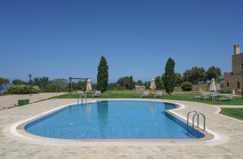 Pikris Villa | Arodamos Villa with a pool, children's games, and BBQ, perfect for 23 people!