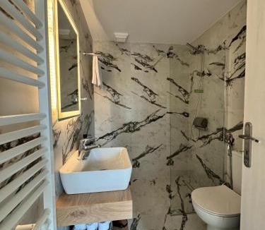 Samos Town Apartment | Anemomilos