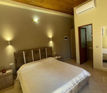 Mbrostar-Urë House | Harmonia Guest House