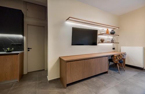 Ilisia Apartment | Alfalfa Pagrati - Stylish Apartment near Caravel & Center