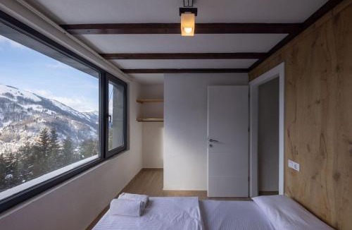 Pejë Hotel | Guri i Kuq Hotel & Vila