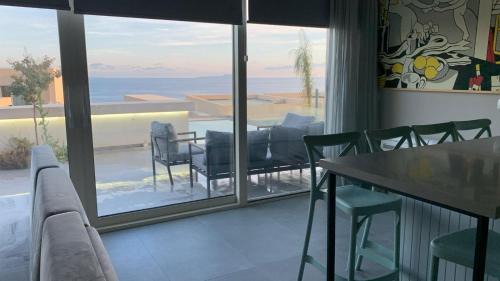 Jala House | Green Coast Apartment with Pool